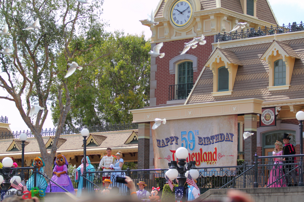 Disneyland_59th_Birthday_July_17_2014-60