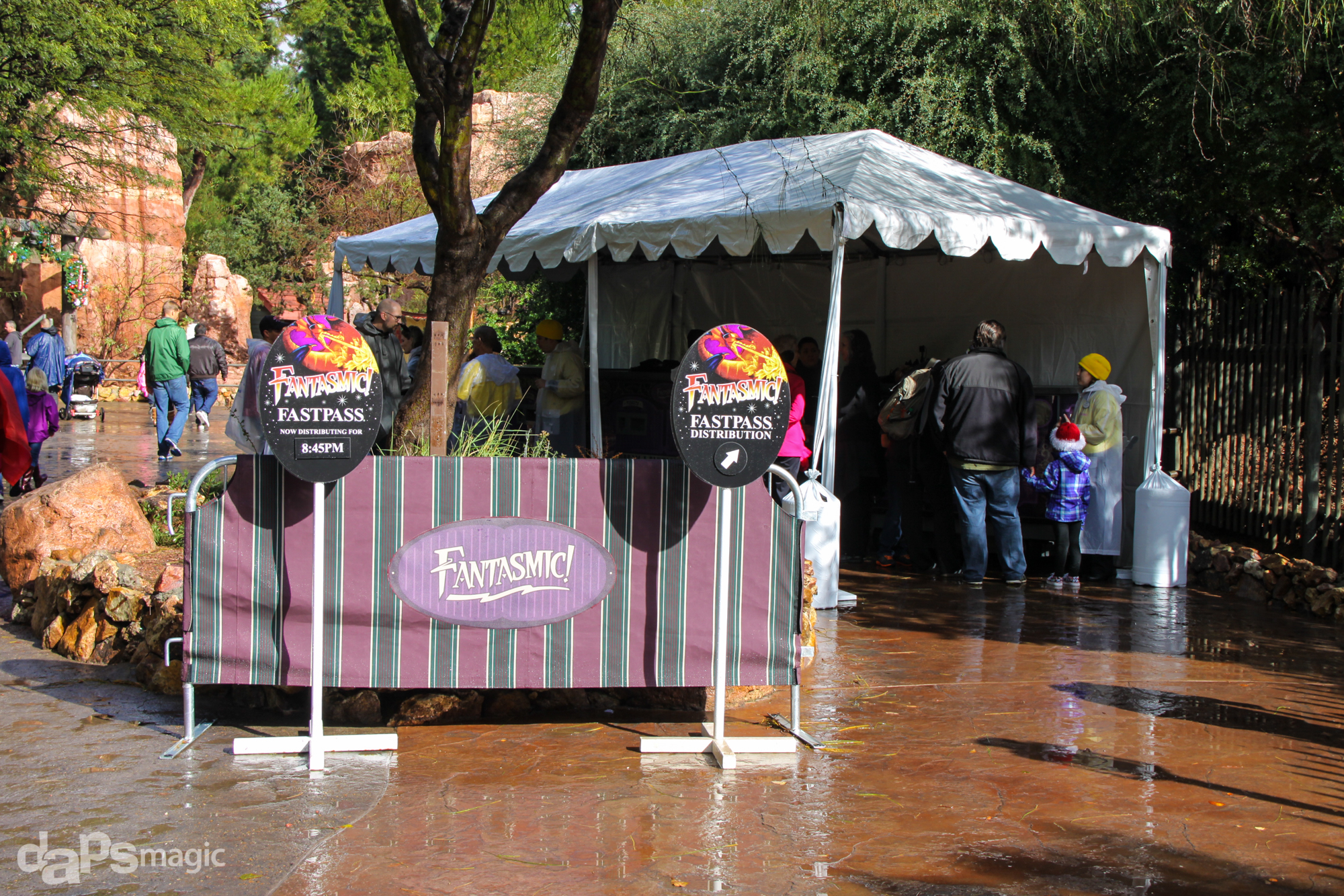 Fantasmic! Fastpass Distribution Center on Big Thunder Trail