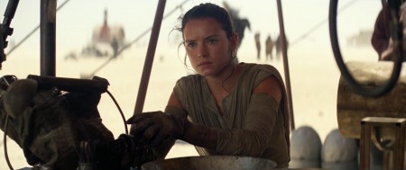 Star-Wars-7-Trailer-3-Rey-Workshop